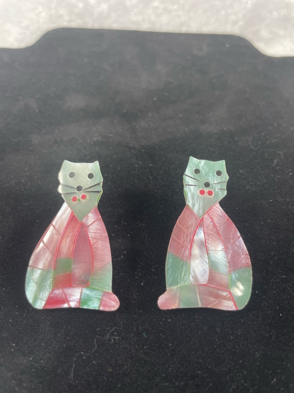 Lee Sands Vintage Mother of Pearl Cat Earrings